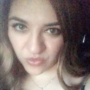 Meet your Posher, Alicia